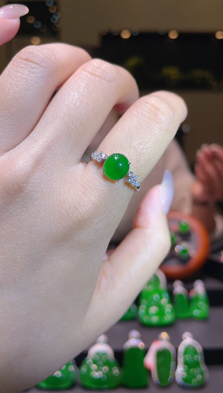 【闪购商品】翡翠吊坠(不含链)18K金镶嵌A19