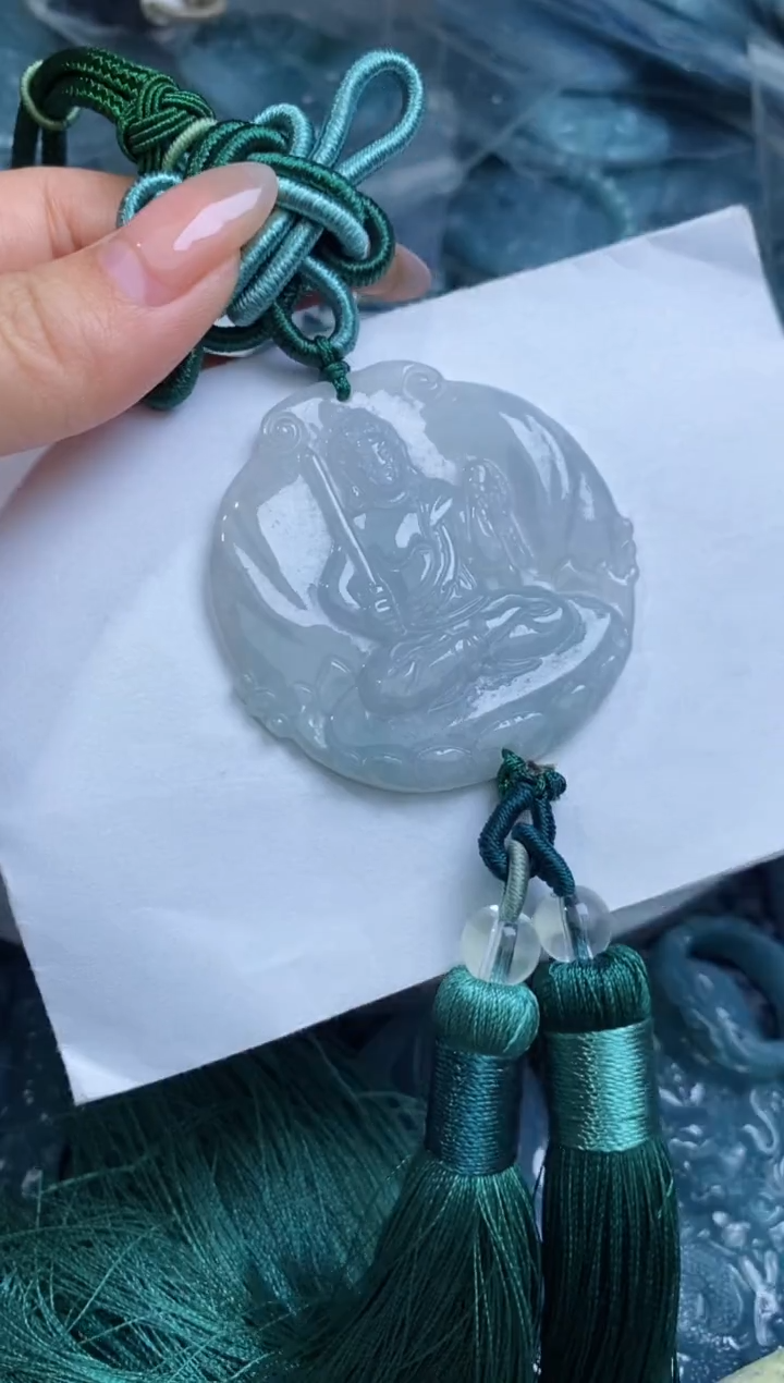 【闪购商品】翡翠颈饰未镶嵌           