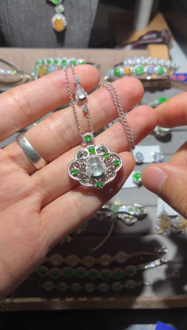 颈饰银S925镶嵌翡翠 全量