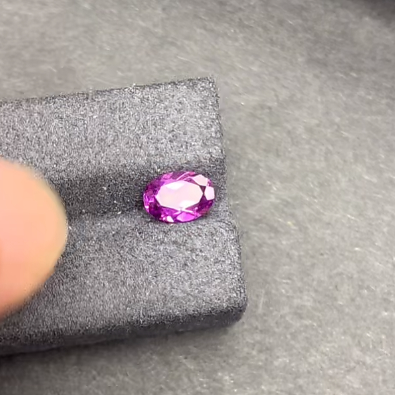 90分紫色石榴石裸石