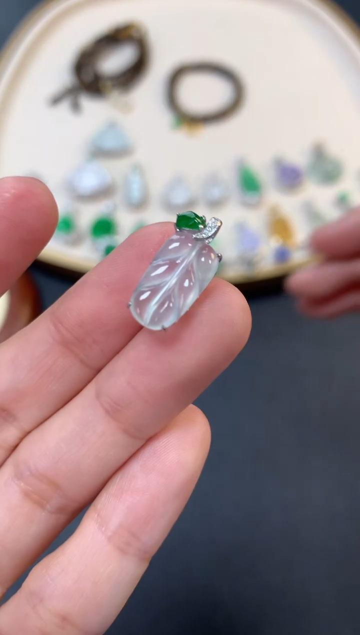 【闪购商品】翡翠吊坠(不含链)18K金镶嵌980