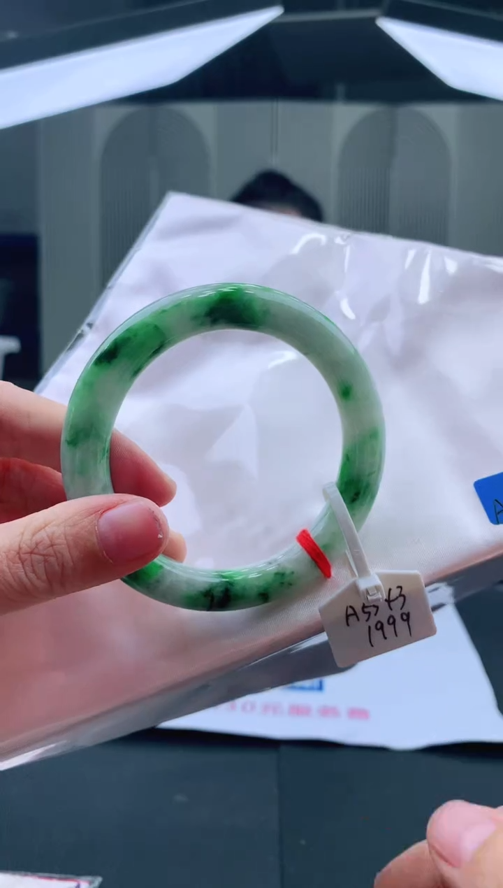 未镶嵌手镯翡翠56