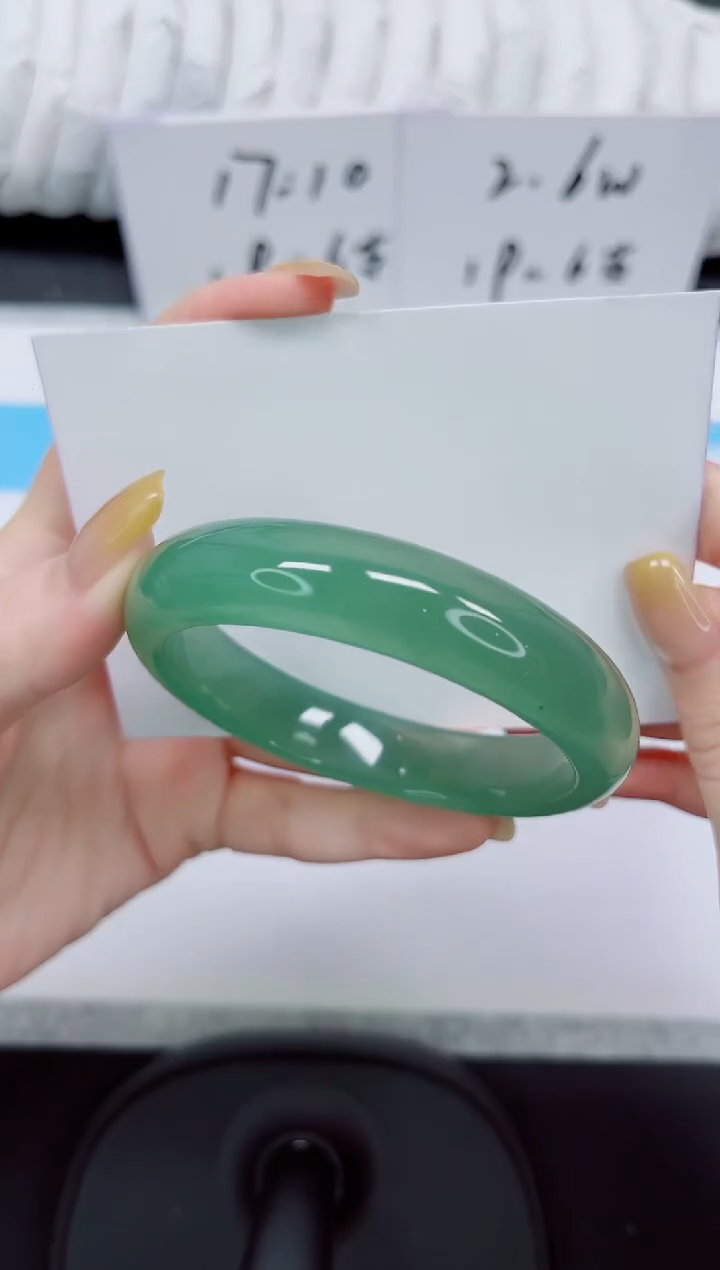 石英质玉手镯未镶嵌228