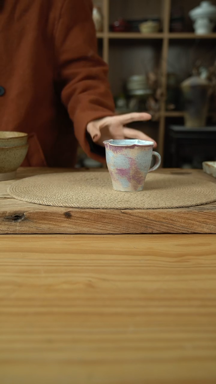 紫色系列的把手手捏花口杯1个