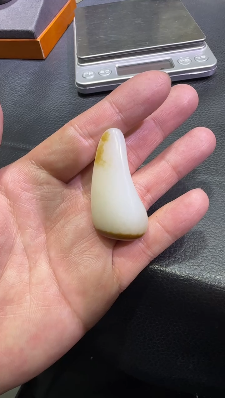 吊坠(赠链)未镶嵌和田玉金山糖白挂件  （产地直发）