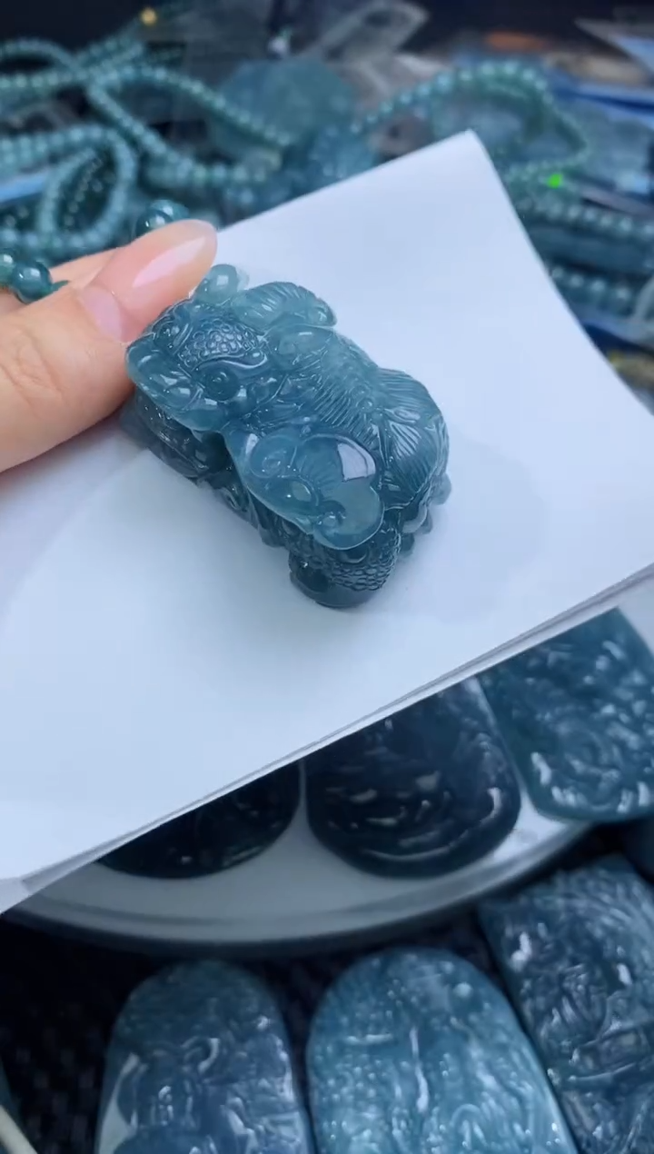 【闪购商品】翡翠颈饰未镶嵌             