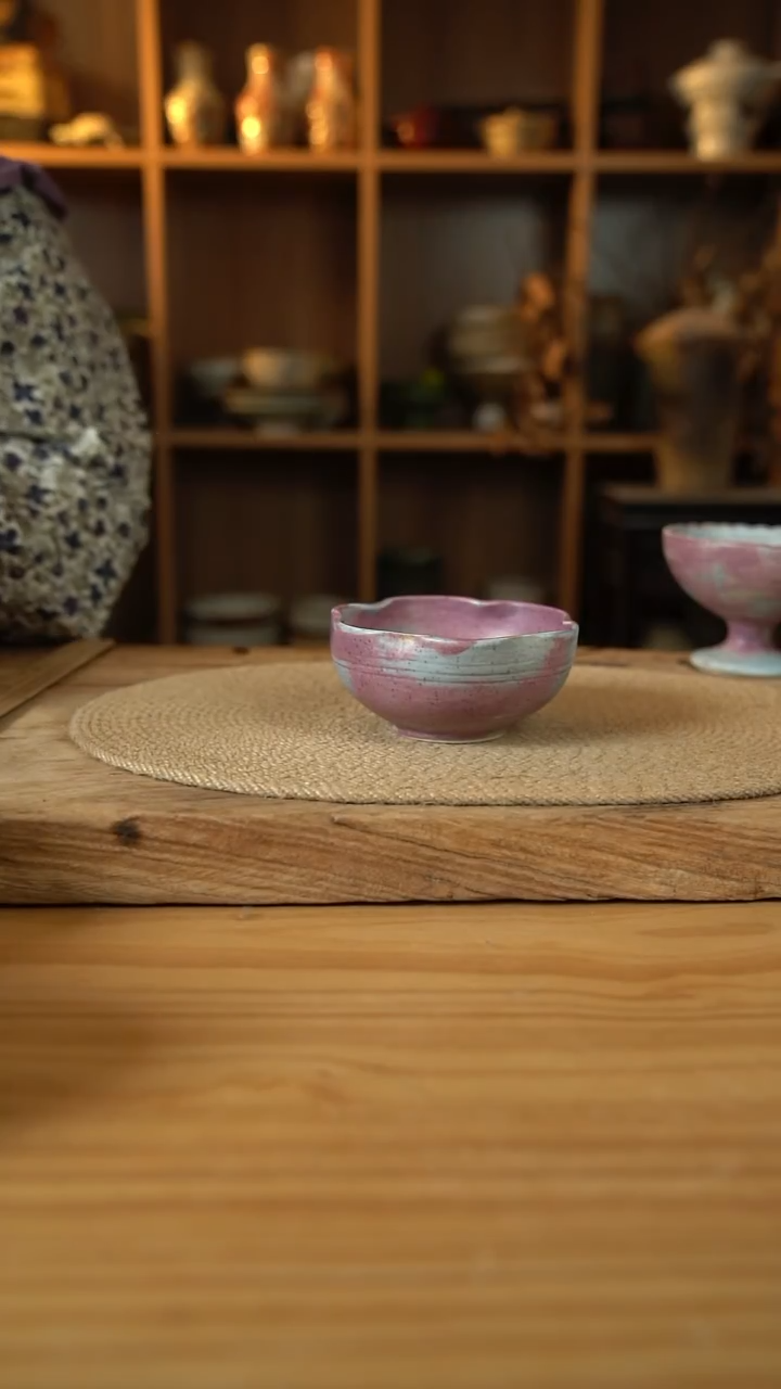 紫色系列的5英寸手捏花边茶碗1个