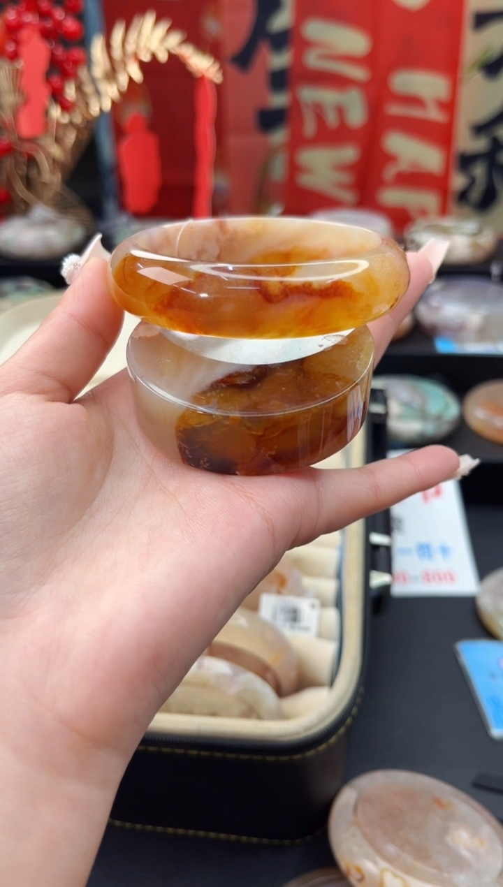 【闪购商品】石英质玉手镯未镶嵌赠送镯心（60圈口）