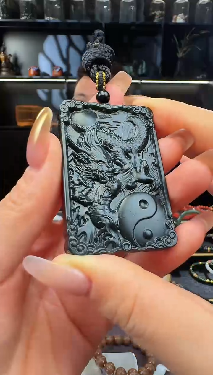 颈饰未镶嵌和田玉飘**云挂件