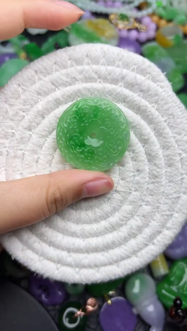 颈饰未镶嵌翡翠缅甸翡翠吊坠