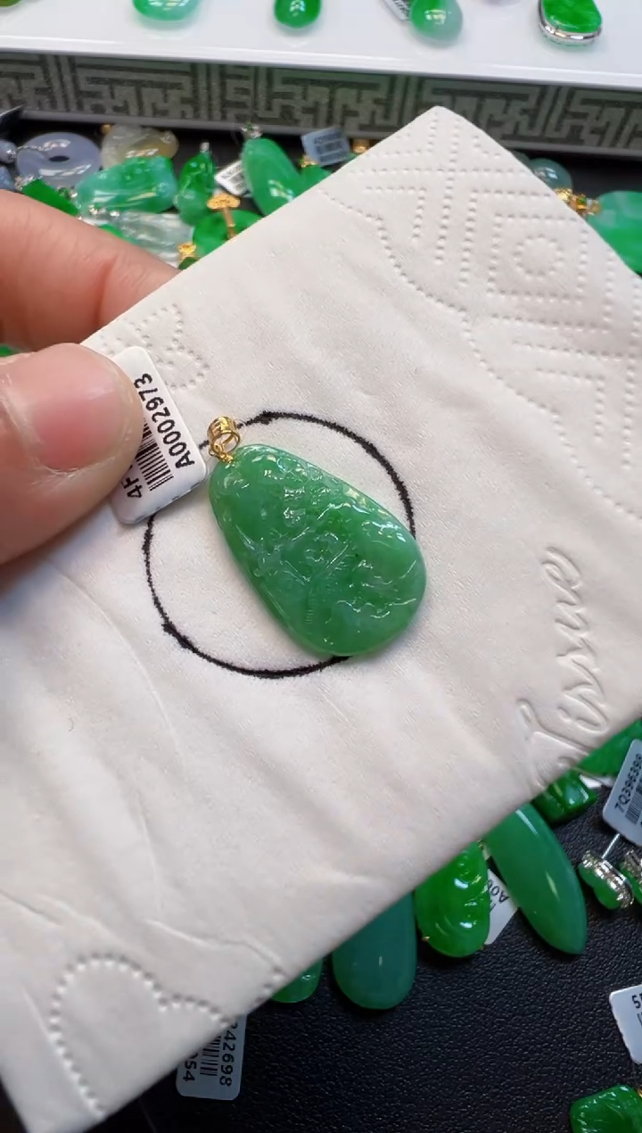 【闪购商品】翡翠吊坠(不含链)18K金镶嵌168