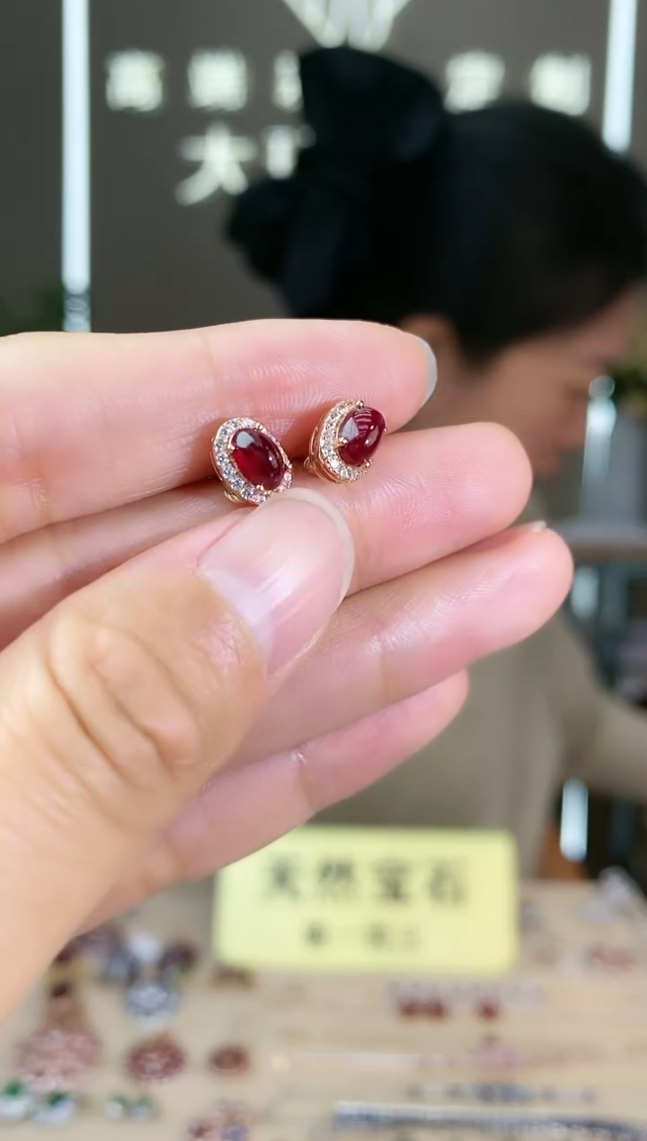 【闪购商品】红宝石耳饰银S925镶嵌耳饰