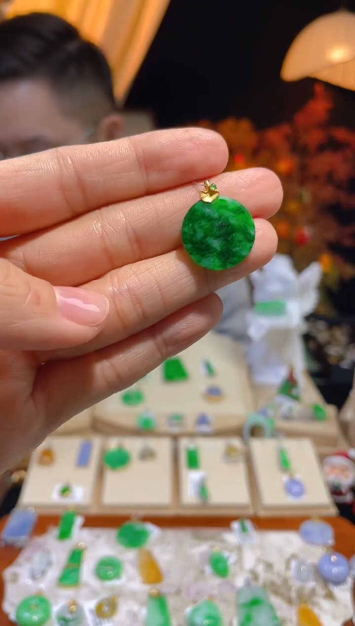 【闪购商品】翡翠颈饰18K金镶嵌假一赔三