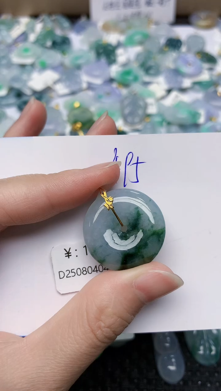 翡翠18K金镶嵌颈饰天然缅甸A货翡翠