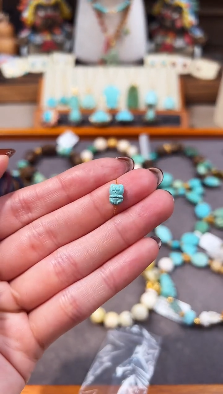 未镶嵌绿松石配饰小熊