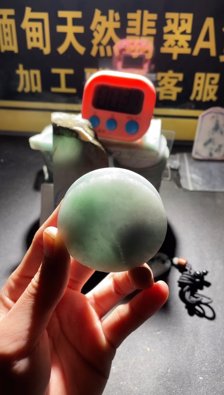 颈饰未镶嵌翡翠?****ಇ翡翠