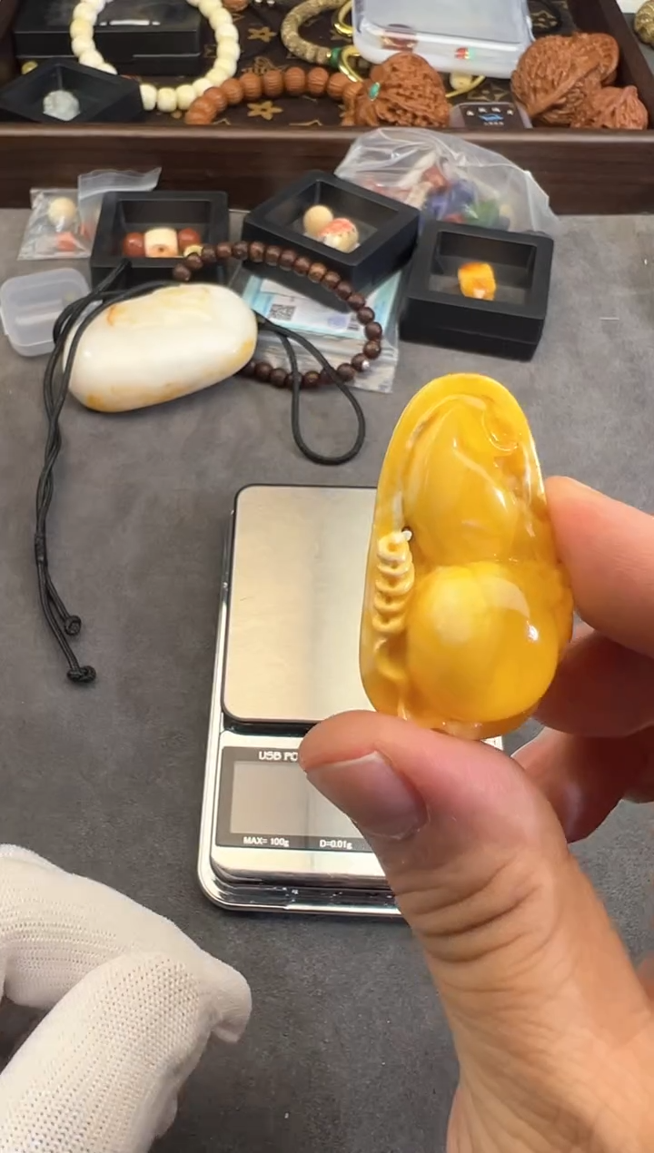 【闪购商品】琥珀裸石未镶嵌蜜蜡珠子1