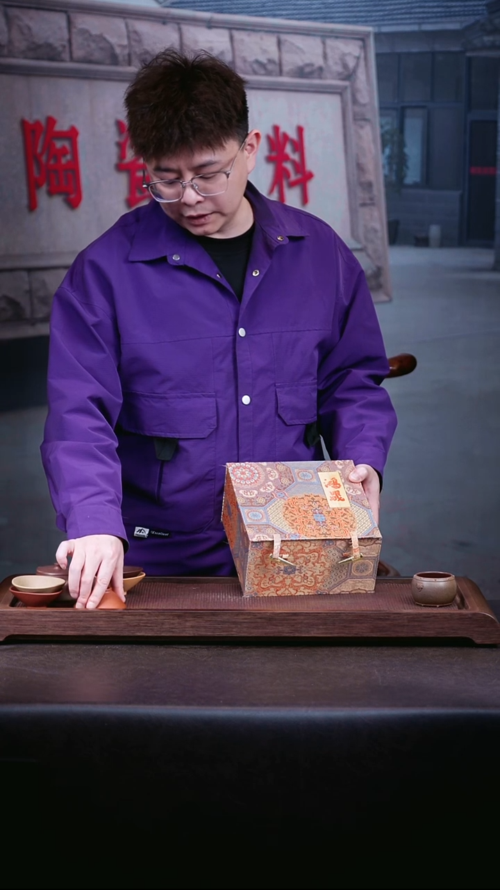 茶壶紫砂五色杯套组