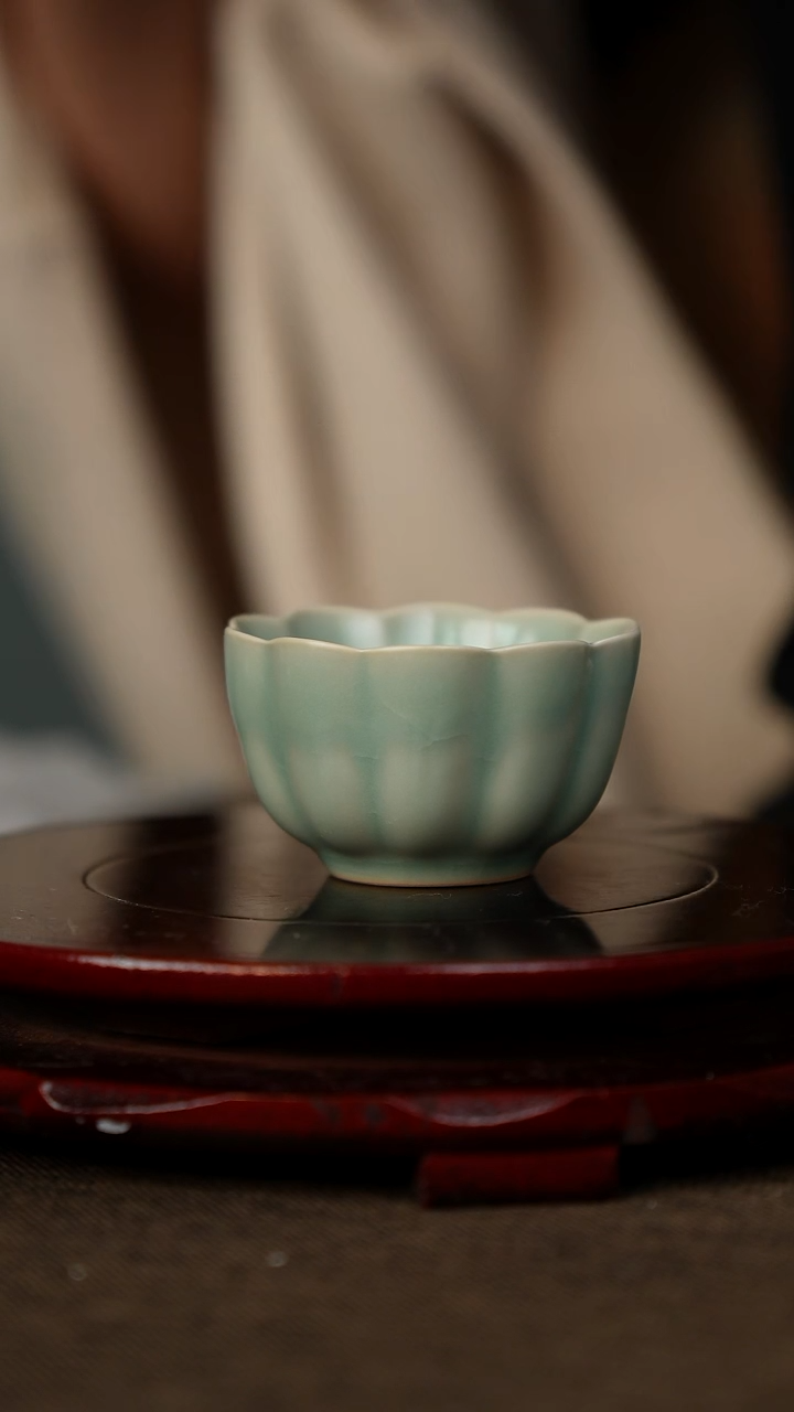 全品 莲花杯 无底款 仿古釉