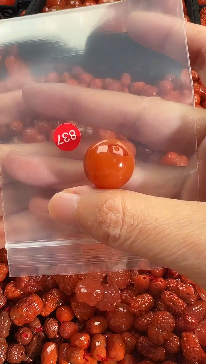 颈饰未镶嵌南红玛瑙1