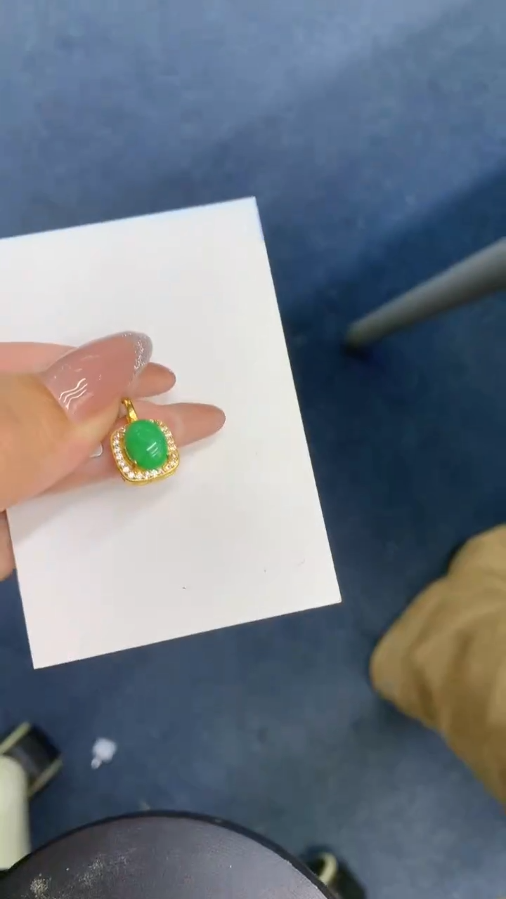 颈饰未镶嵌翡翠1