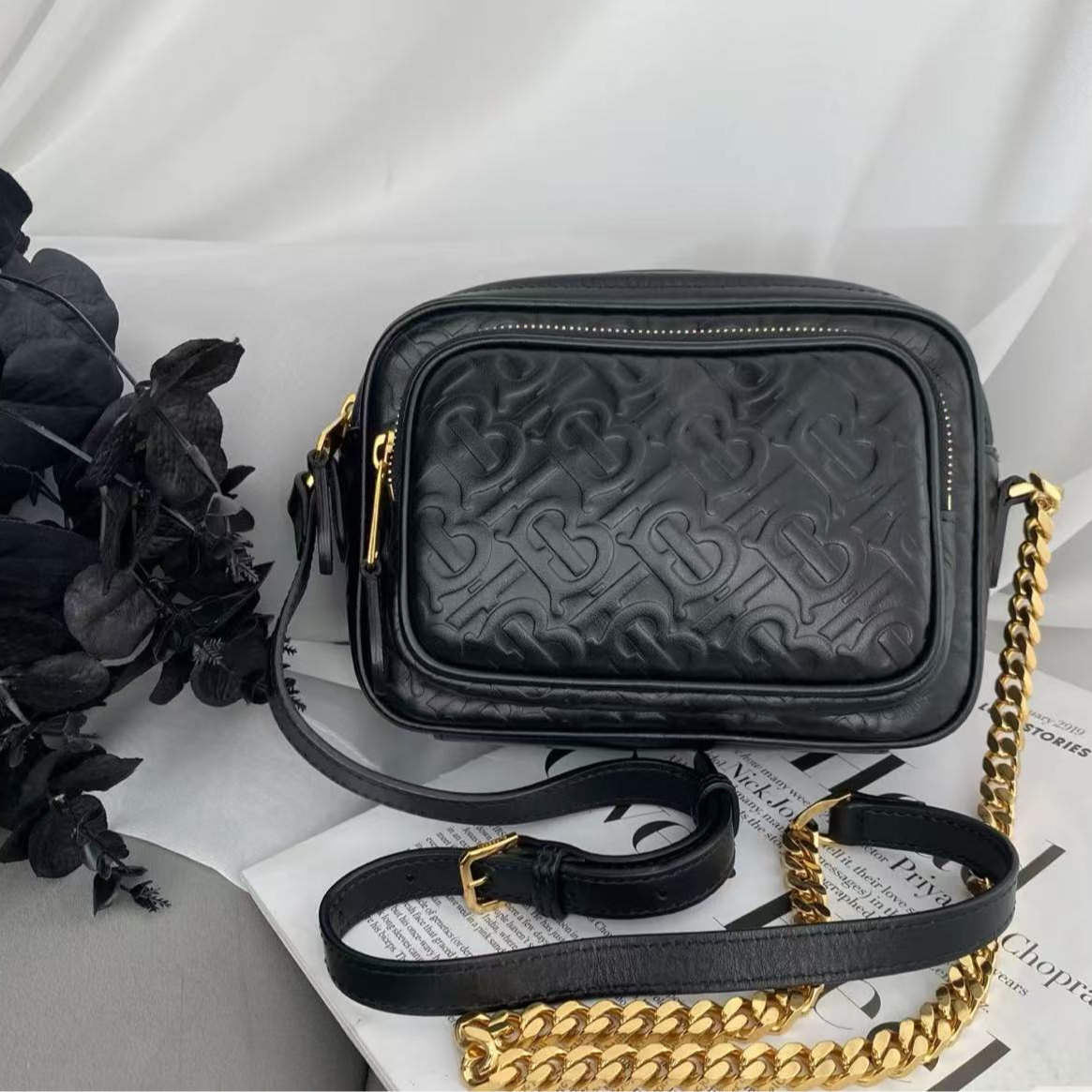 95新 BURBERRY/博柏利 【妍妍】全皮印花双层 黑色 牛皮 相机包