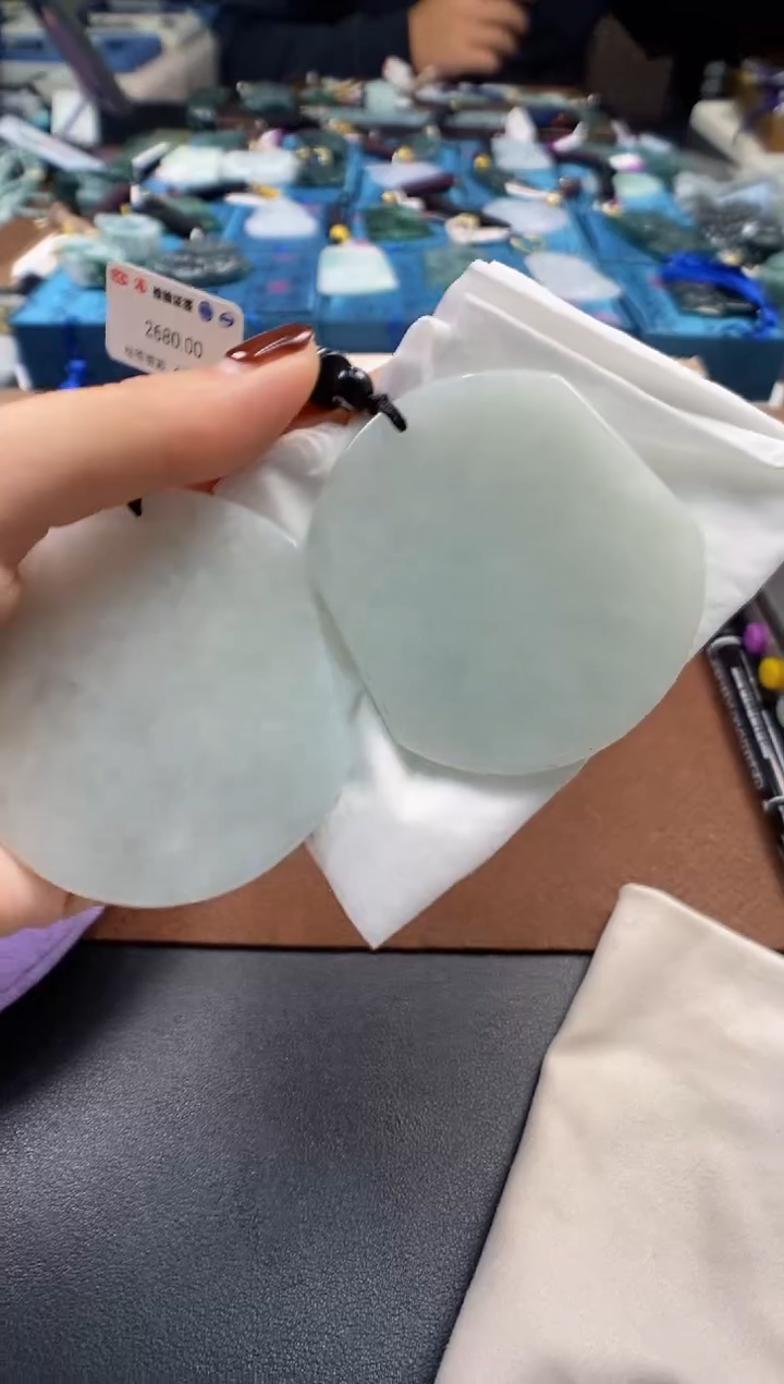 颈饰未镶嵌翡翠多样性发其一