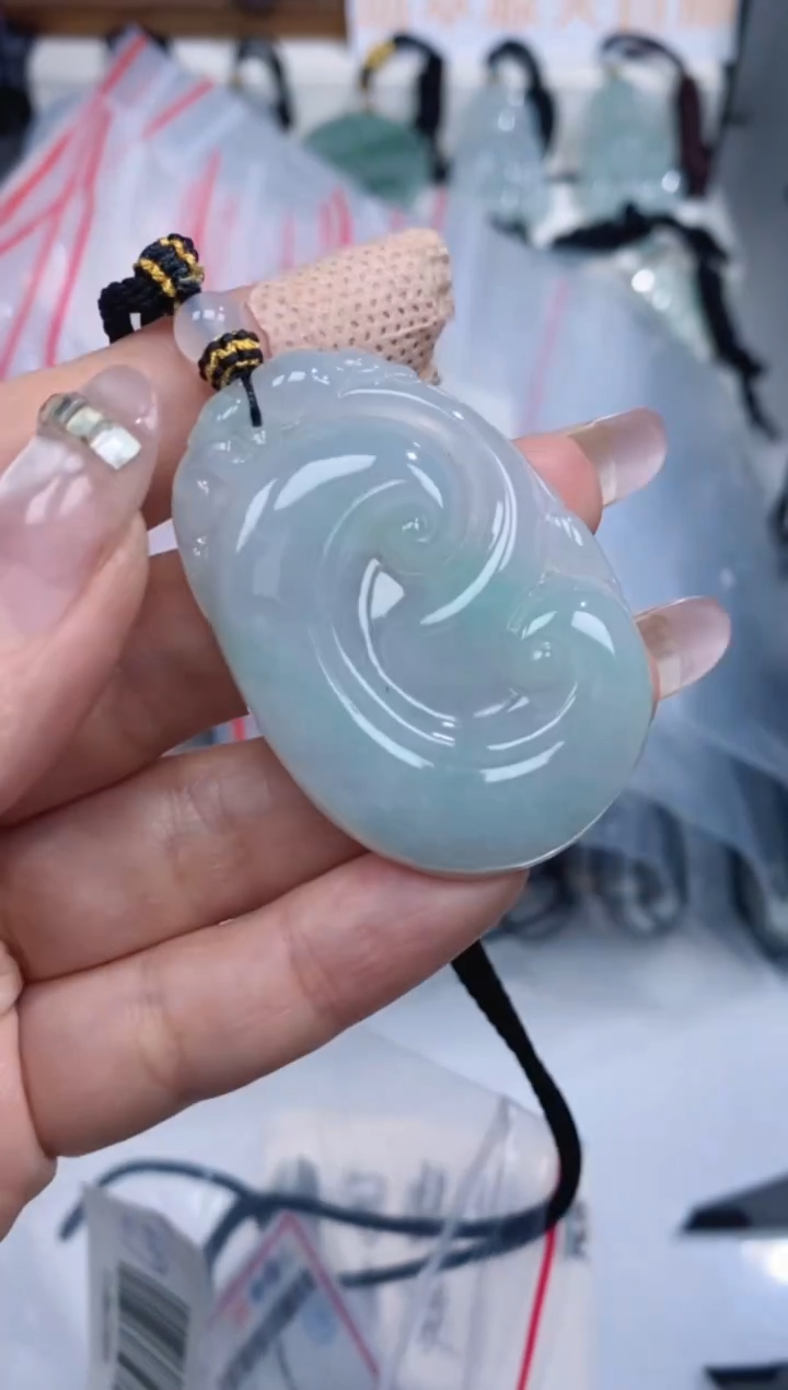 颈饰未镶嵌翡翠吊坠