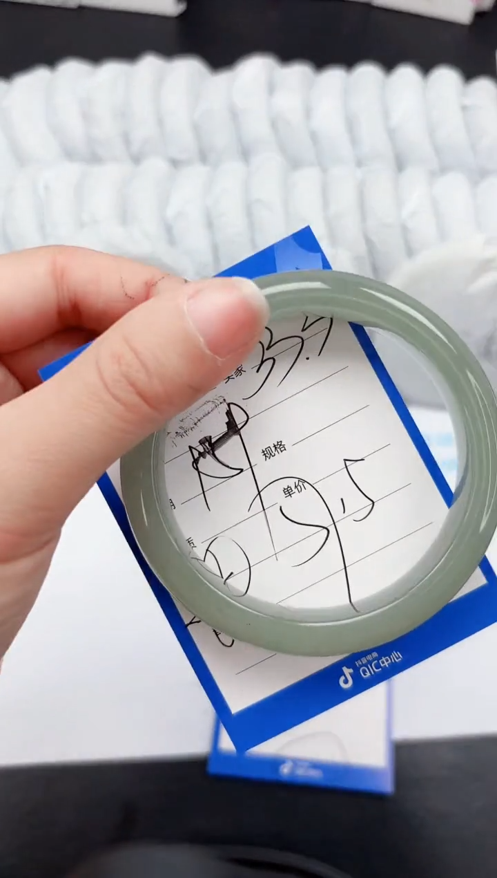 【闪购商品】和田玉手镯未镶嵌333-57.5