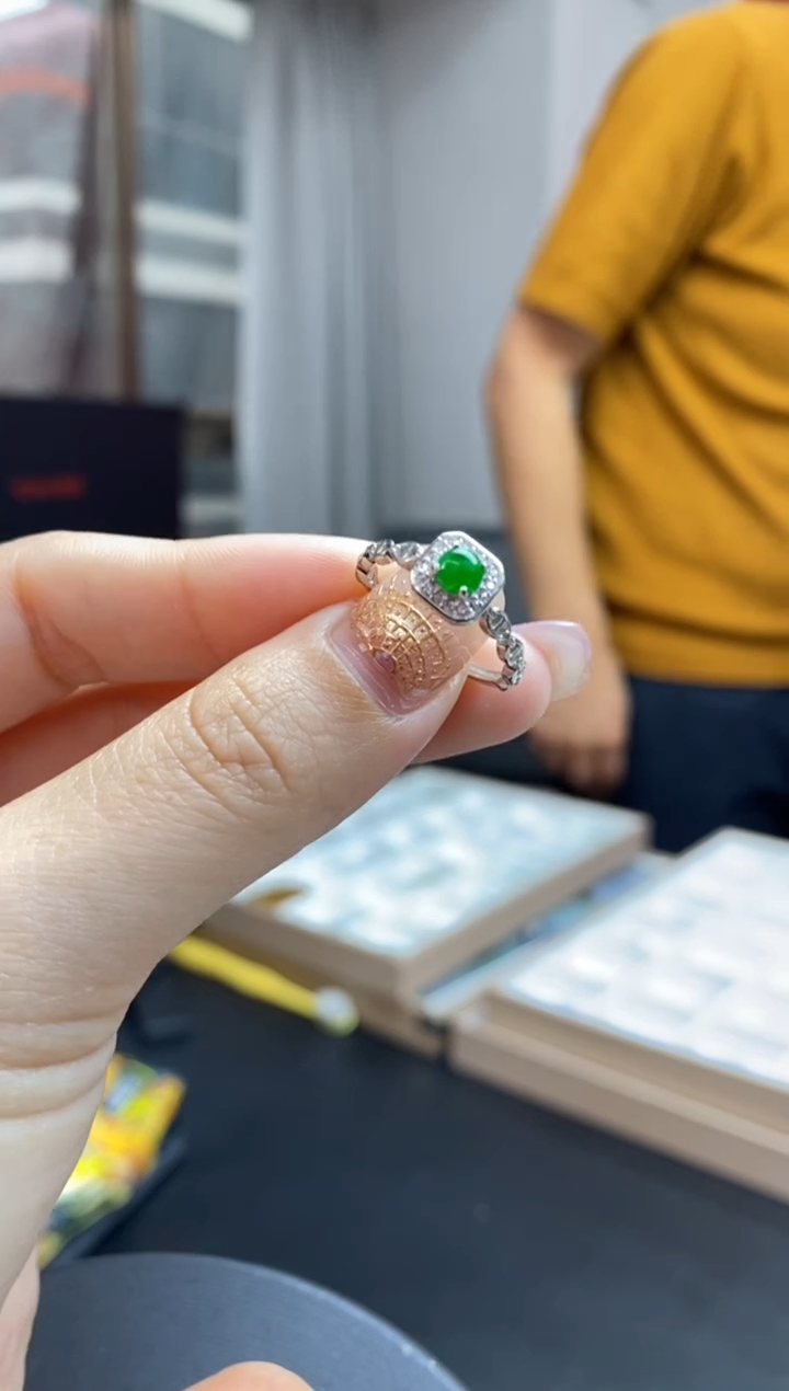 【闪购商品】定制翡翠银S925镶嵌翡翠戒指~