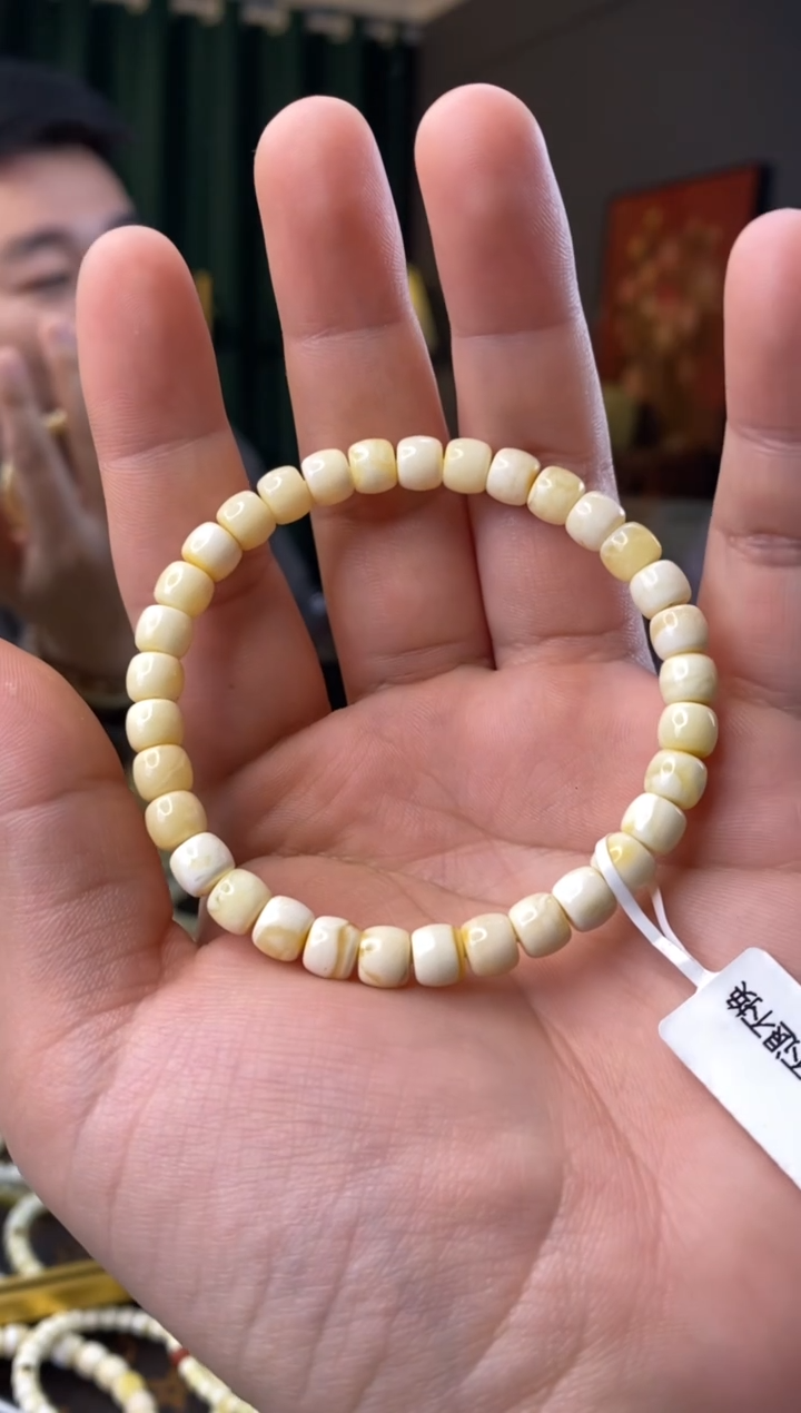 【闪购商品】蜜蜡手串未镶嵌6.7mm瓷白微瑕