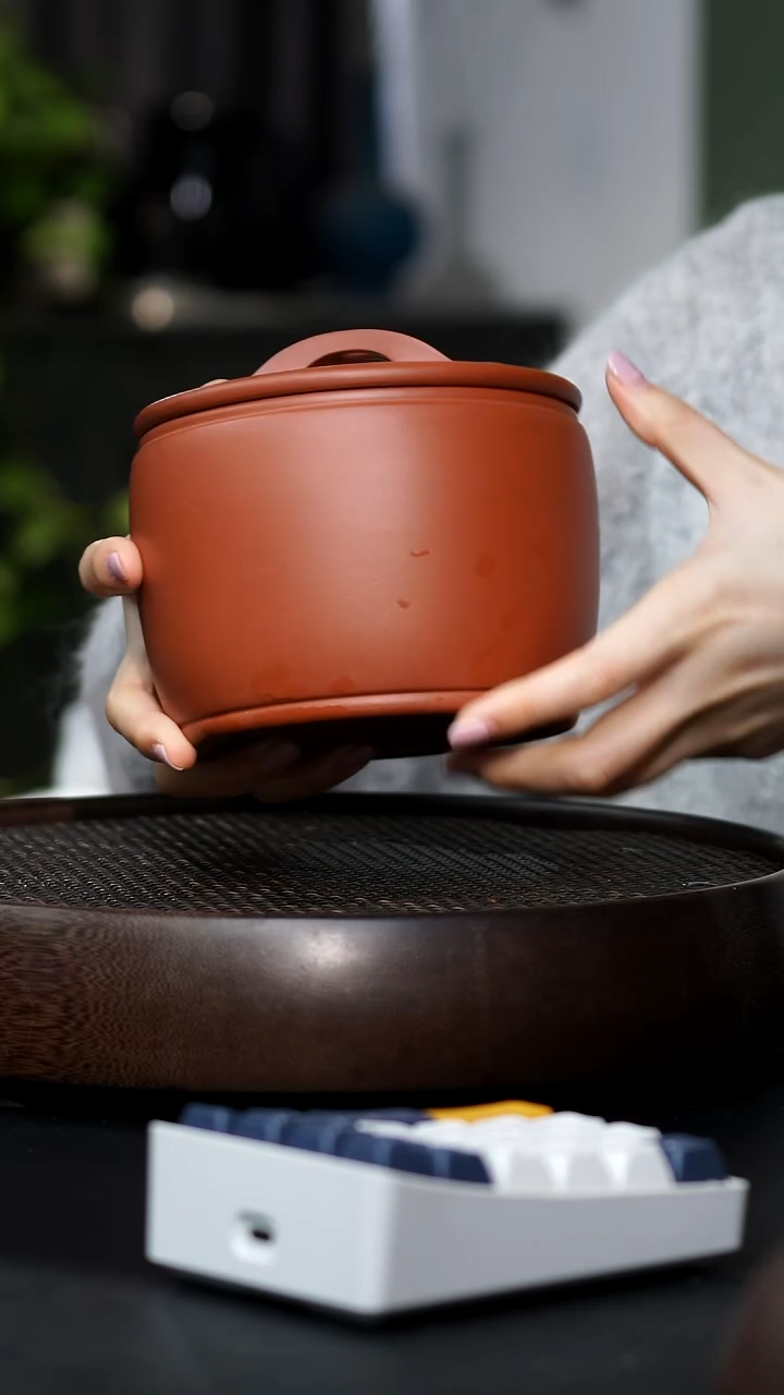 紫砂红清水汉瓦茶叶罐