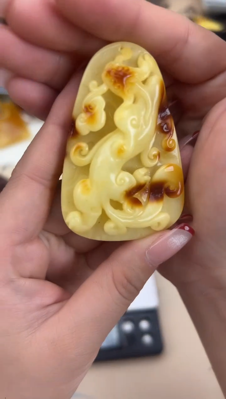 【闪购商品】琥珀裸石未镶嵌蜜蜡吊坠