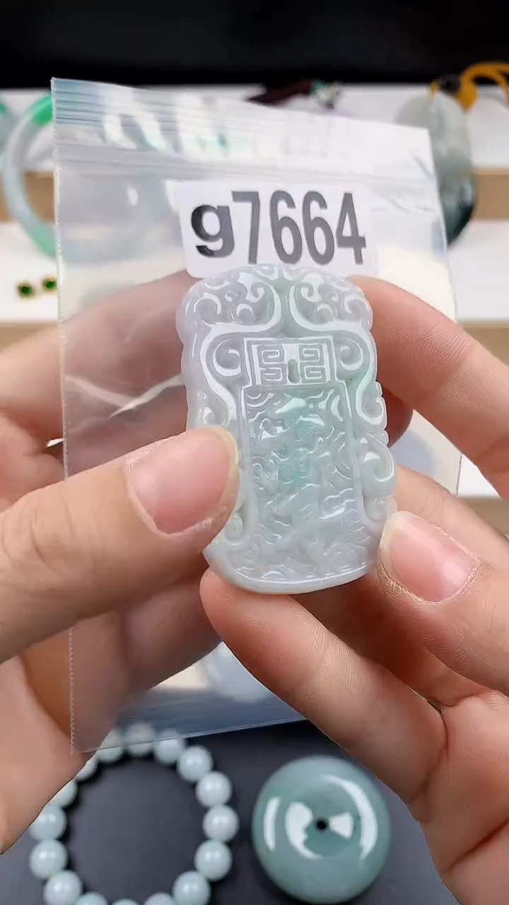 颈饰未镶嵌翡翠天然翡翠吊坠挂件