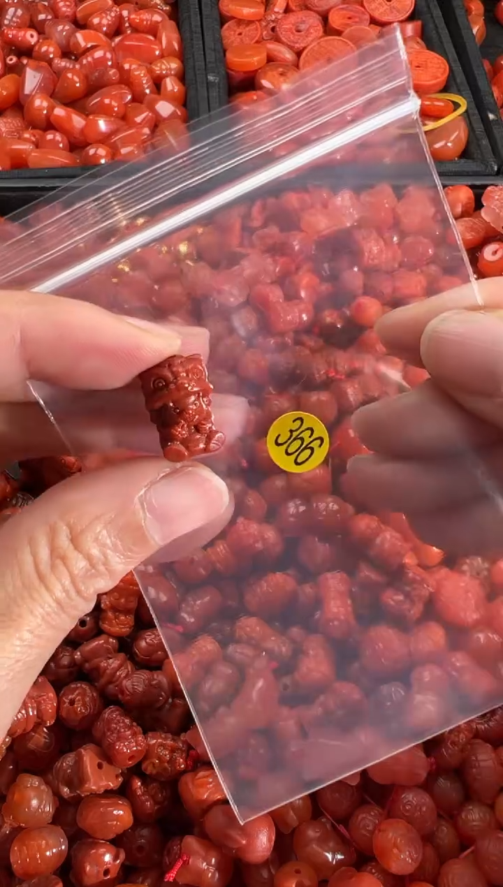 【闪购商品】南红玛瑙颈饰未镶嵌1