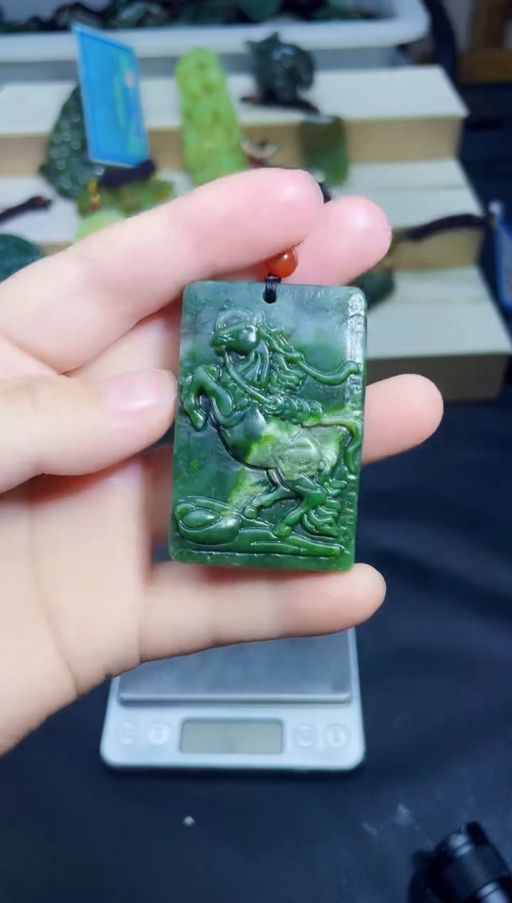 颈饰未镶嵌和田玉1