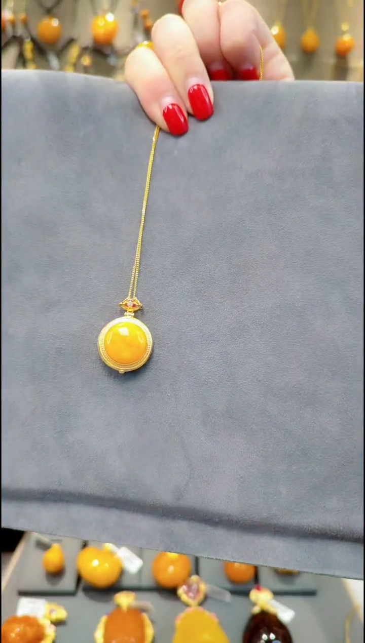 【闪购商品】蜜蜡吊坠(赠链)银S925镀金镶嵌A128蜜蜡吊坠