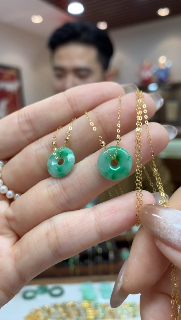 【闪购商品】翡翠18K金镶嵌套链平安扣多样性发货1件