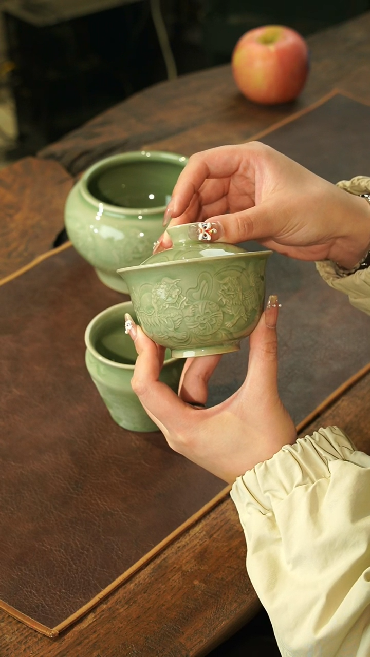 【闪购商品】瓷片廖道剑 狮来运转 盖碗