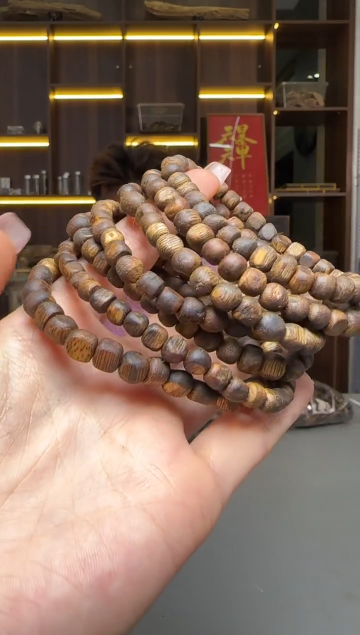 沉香碎屑沉香775号随形06桶珠单圈配碎屑香粉多样性发一4