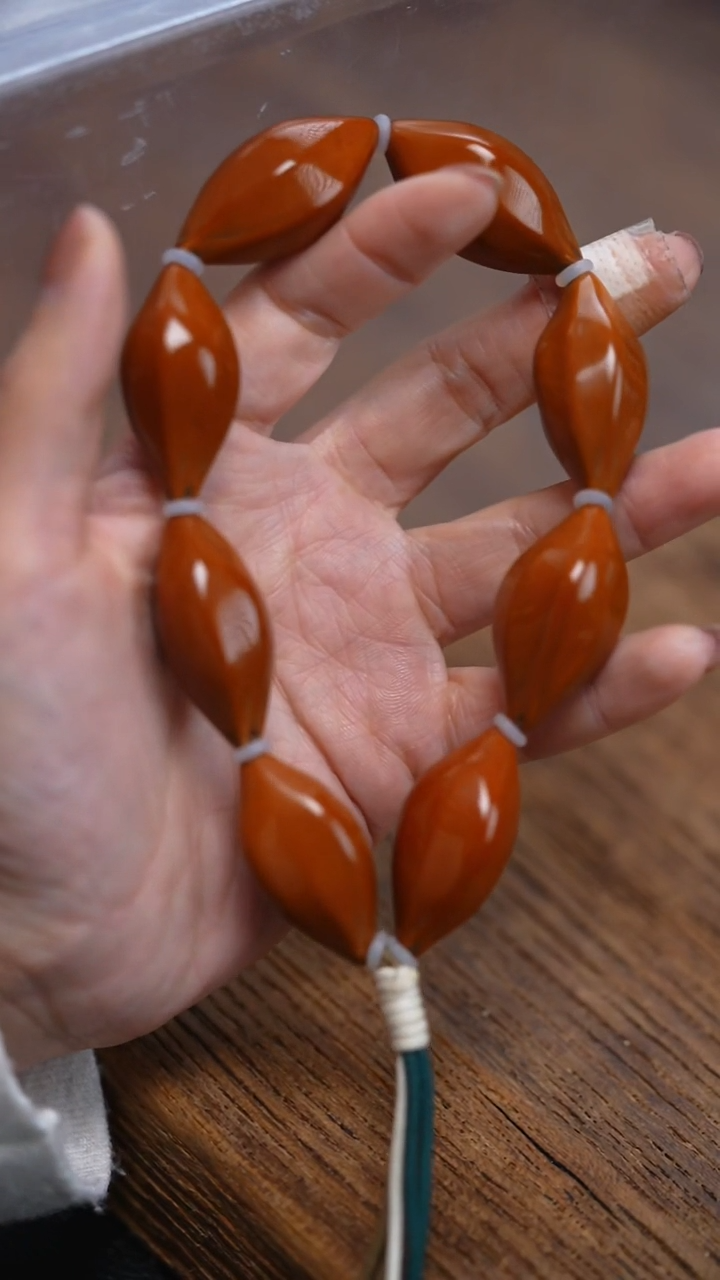 手串/手链橄榄核四花大鸡血红   19mm