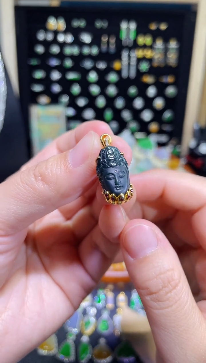 【闪购商品】翡翠颈饰18K金镶嵌老货捡漏墨翠观音吊坠