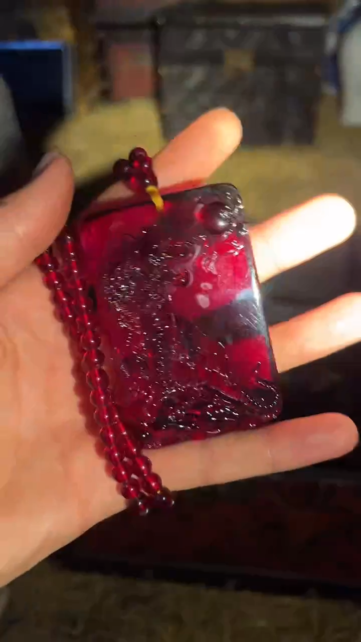 【闪购商品】【闪购商品】红色虎牌项链