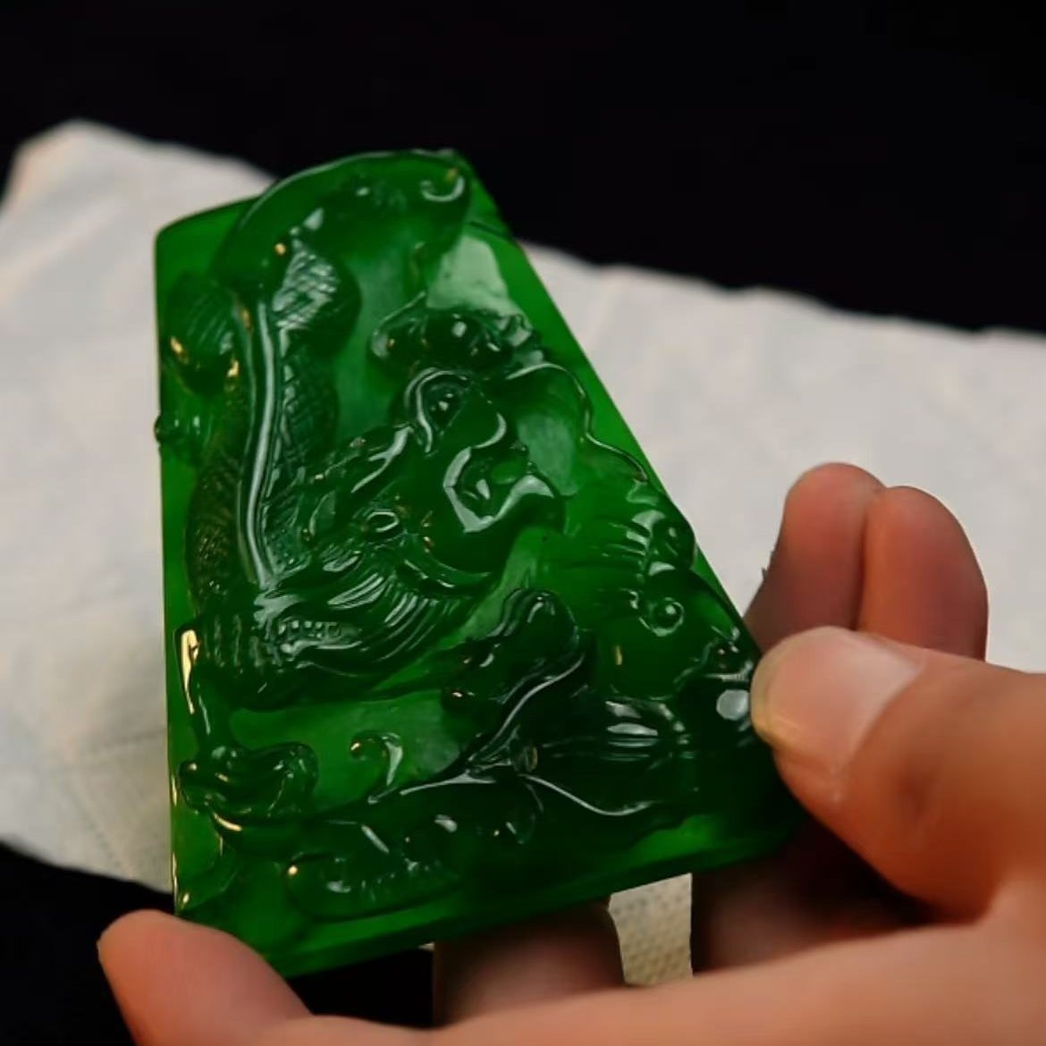 【华夏文物甄选商店02235】翡翠龙牌