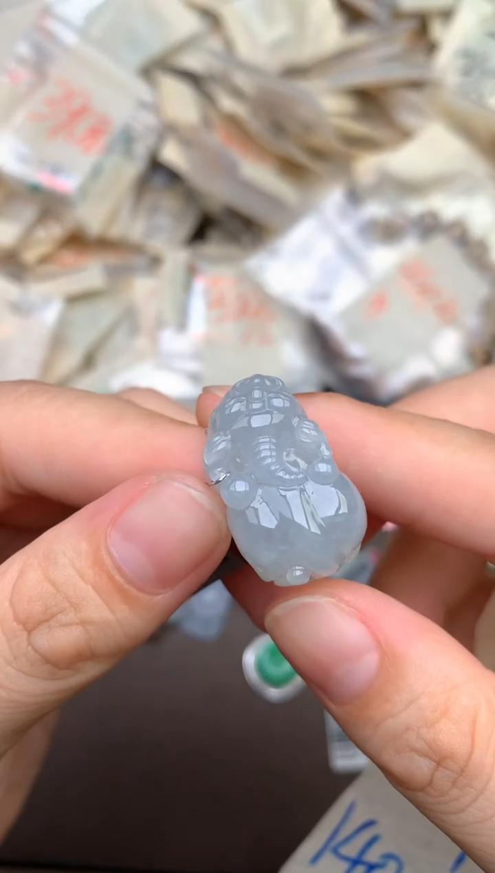 未镶嵌挂件翡翠— 