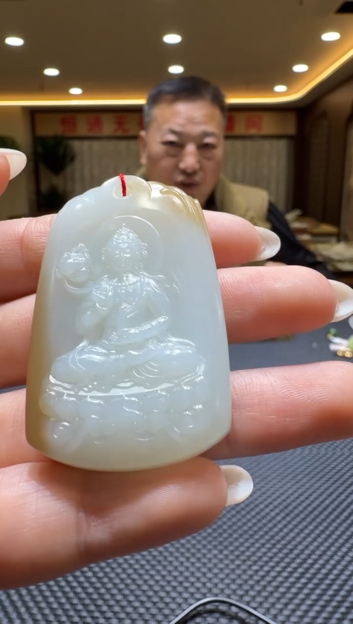 颈饰未镶嵌和田玉挂件