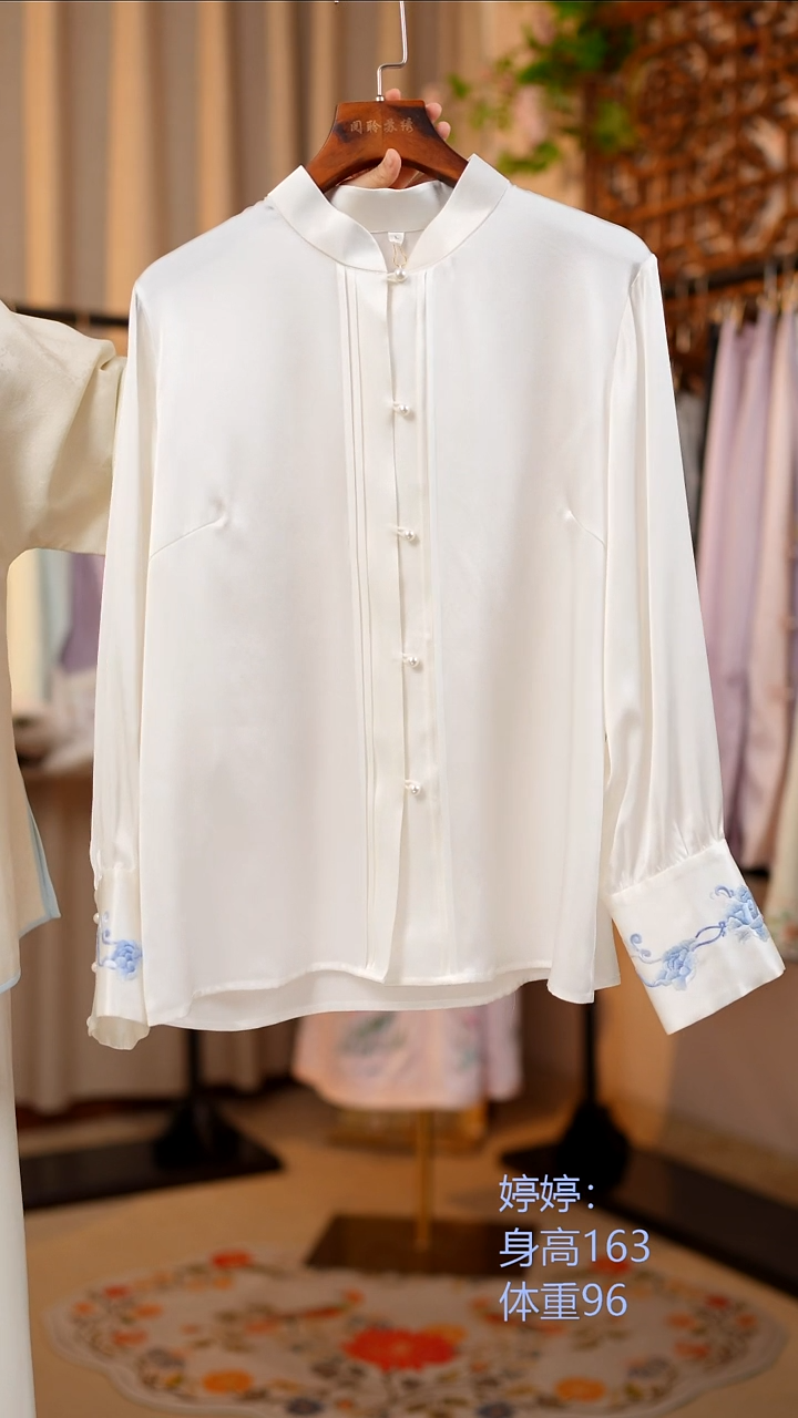 织绣非遗服饰一物一件