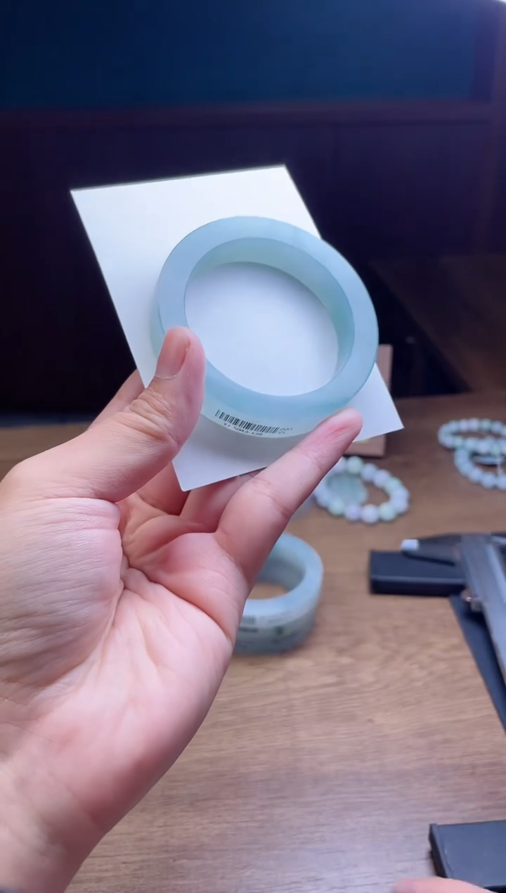 未镶嵌手镯定制翡翠?**?定制