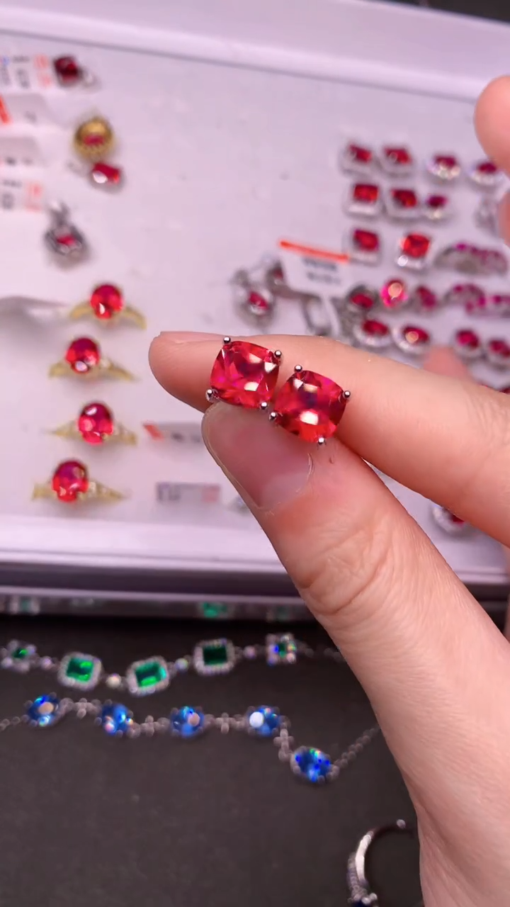 【闪购商品】红宝石耳饰银S925镶嵌.......