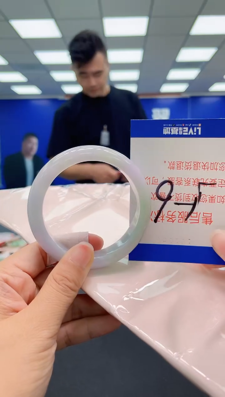 未镶嵌手镯翡翠AAAAAAAAA